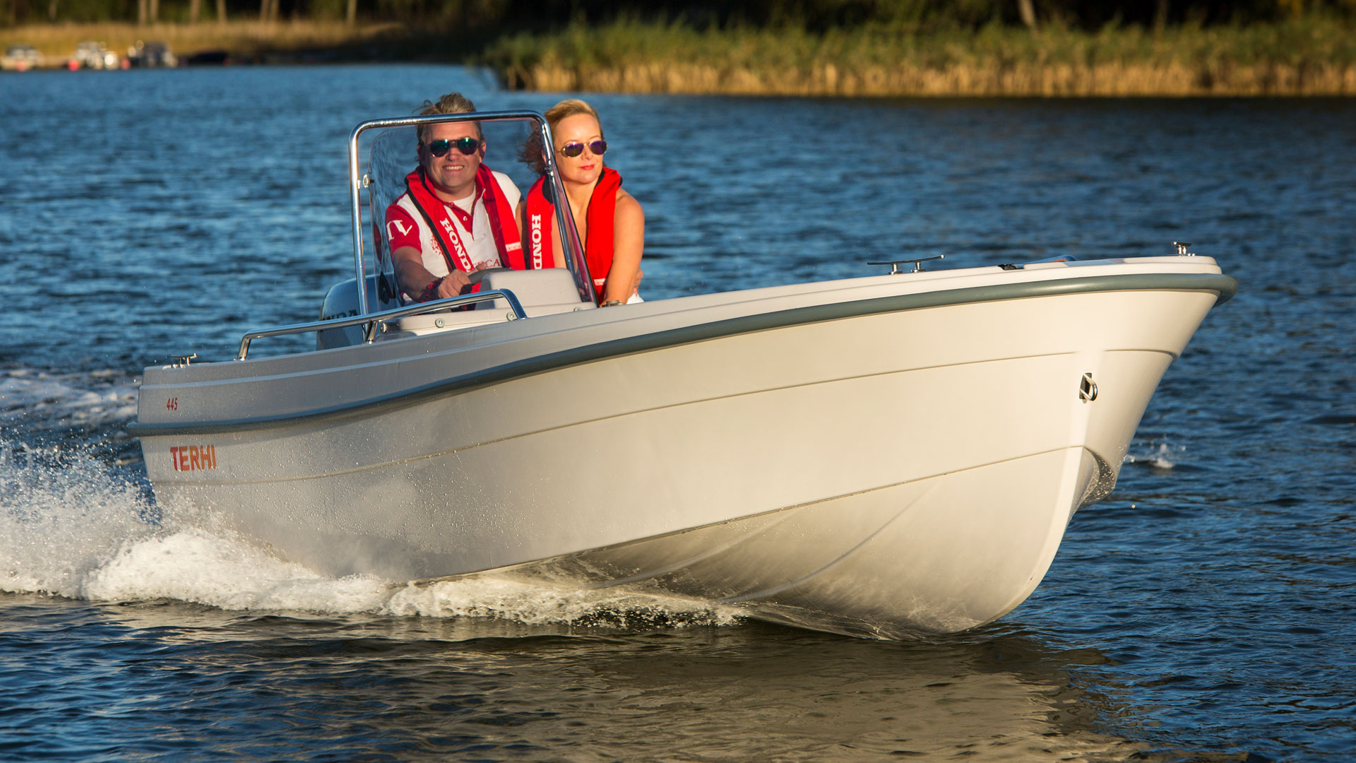 Luxe motorbootjes huren